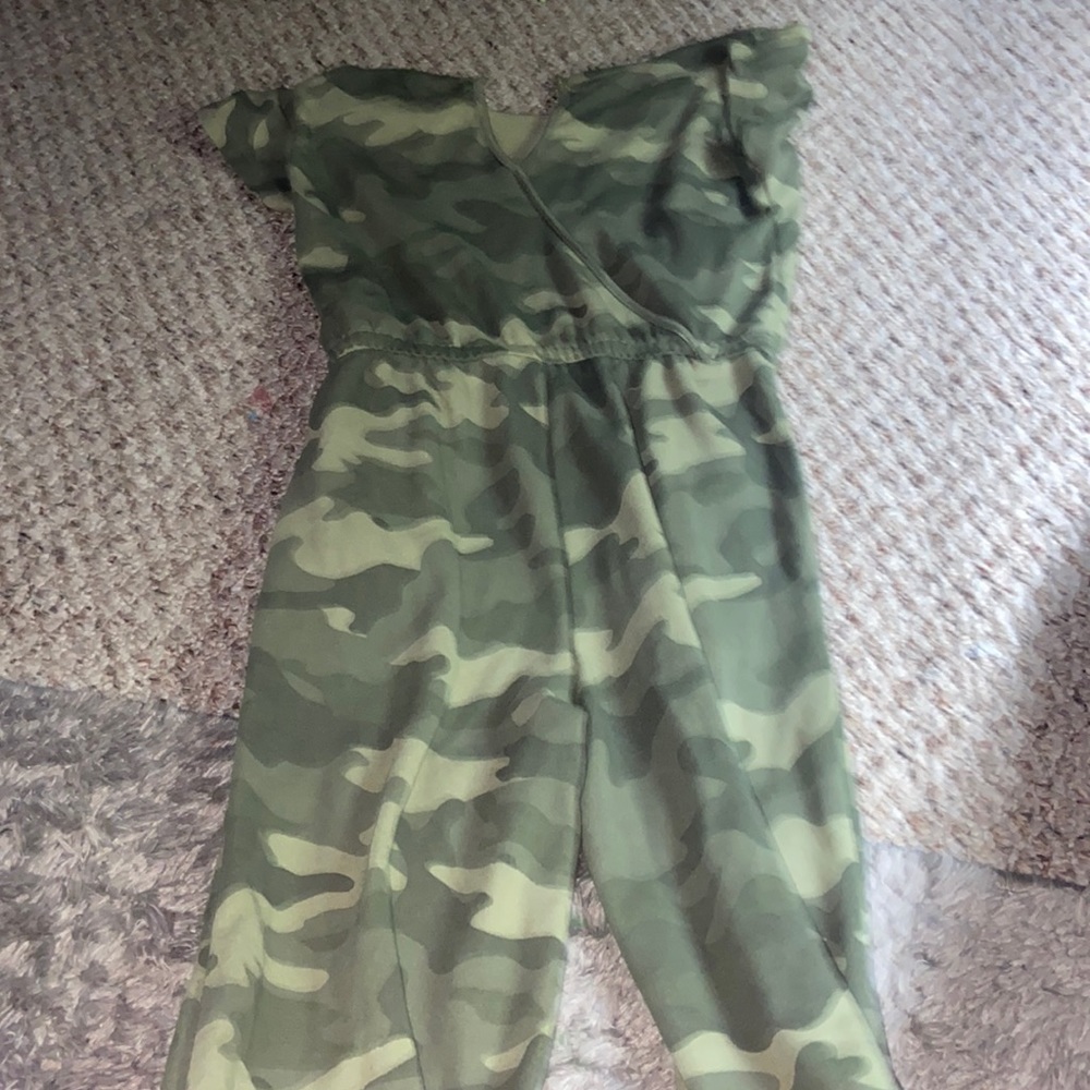 Old navy camo girls jumpsuit